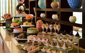 Breakfast, lunch and dinner served  - Fortune Park Orange, Sidhrawali, Gurugram - Member ITC Hotels' Group (Gurugram)