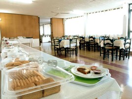 Kontinental frokost hver dag (EUR 4 per person)