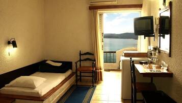 Single Room | Peti besi dalam bilik, seterika/papan seterika