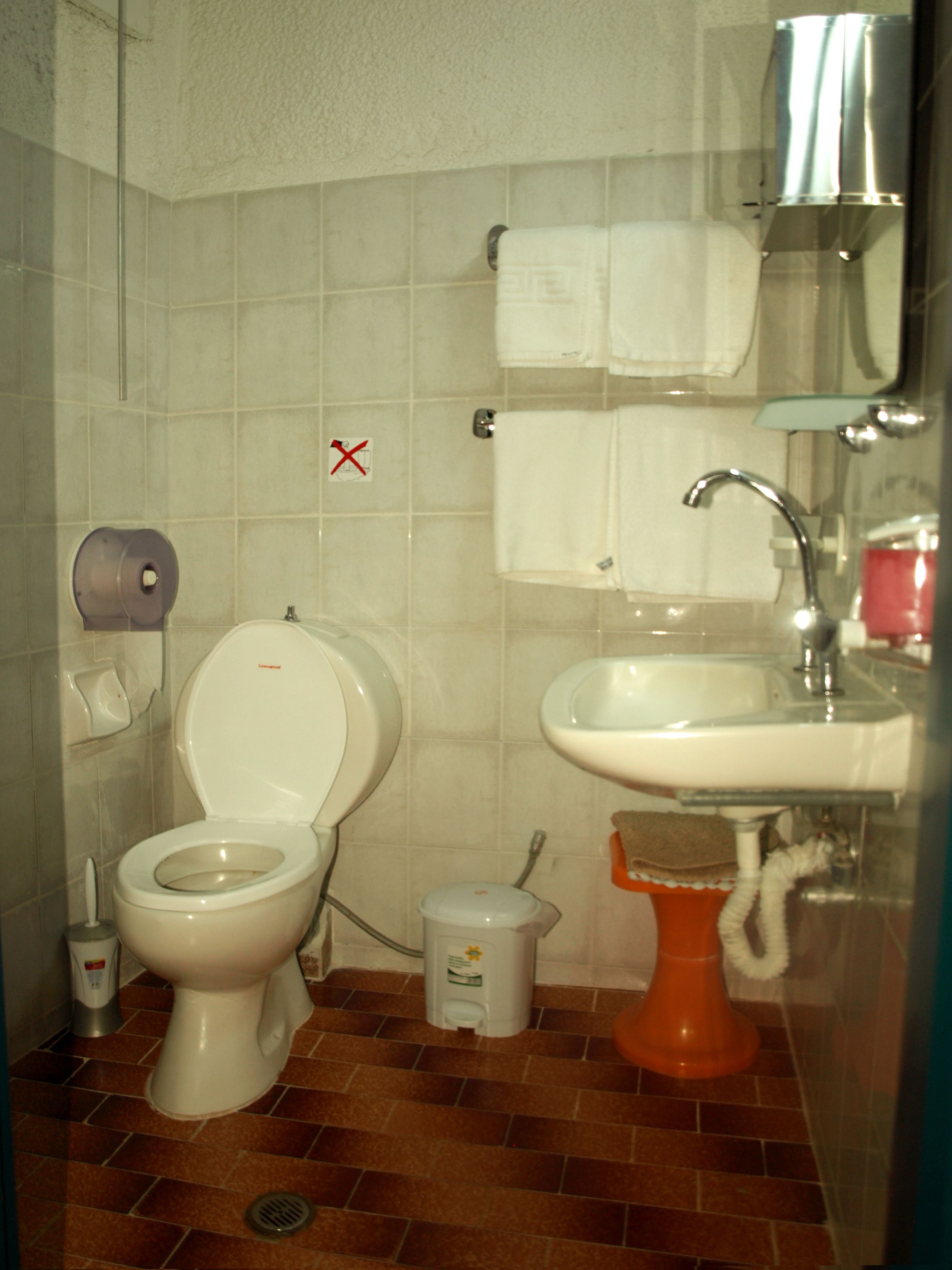 basic double room | in-room safe, iron/ironing board, free cots/infant beds, free wifi