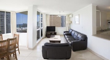 标准公寓, 2 间卧室, 海洋景观 | 特色家居、熨斗/熨衣板、免费 WiFi、床单