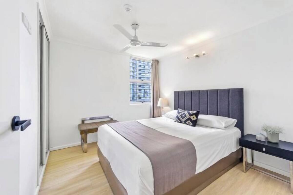 Iron/ironing board, free WiFi, individually furnished, bed sheets