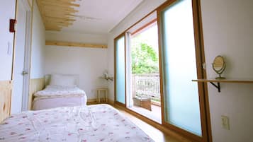 Twin Room (Shared Bathroom) | Hypo-allergenic bedding, iron/ironing board, free WiFi