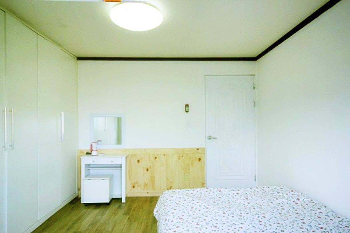 Hypo-allergenic bedding available, iron/ironing board (on request)