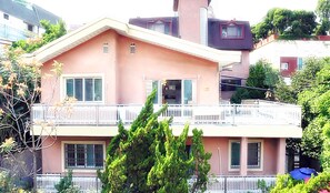 Fachada del alojamiento