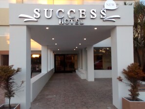 Front of property - Hotel New Success (Punta del Este)