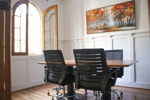 Business centre - De Blasis Hotel & Cowork (Santiago)