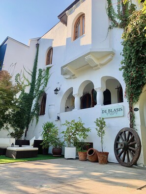 Front of property - De Blasis Hotel & Cowork (Santiago)