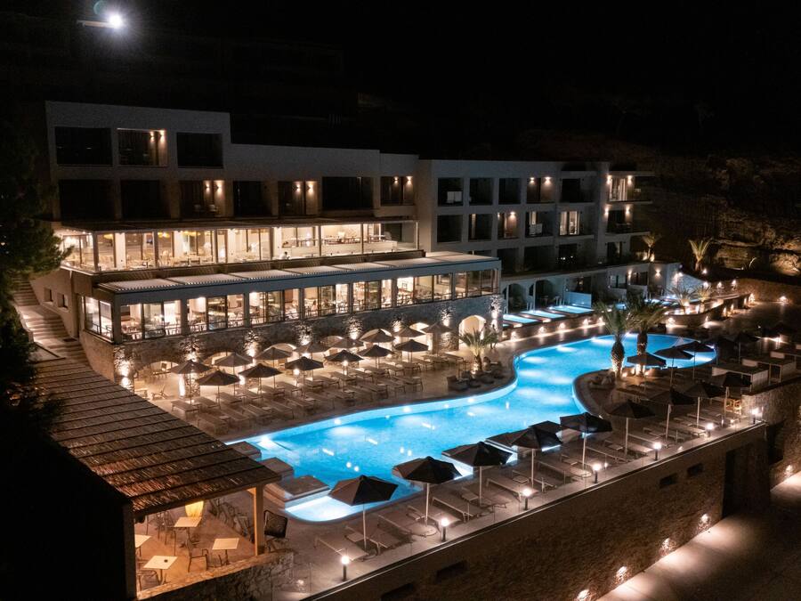 Outdoor pool, open 8:00 AM to 8:00 PM, pool umbrellas, sun loungers