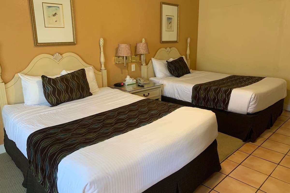 Double Queen, Disability Accessible | Tabla de planchar con plancha, wifi gratis y ropa de cama