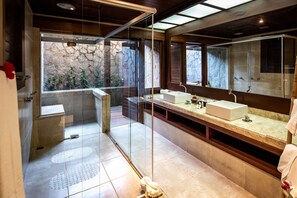 Premium Suite, Hot Tub | Bathroom | Shower, bathrobes, towels - Sombra e Agua Fresca Floresta (Tibau do Sul)