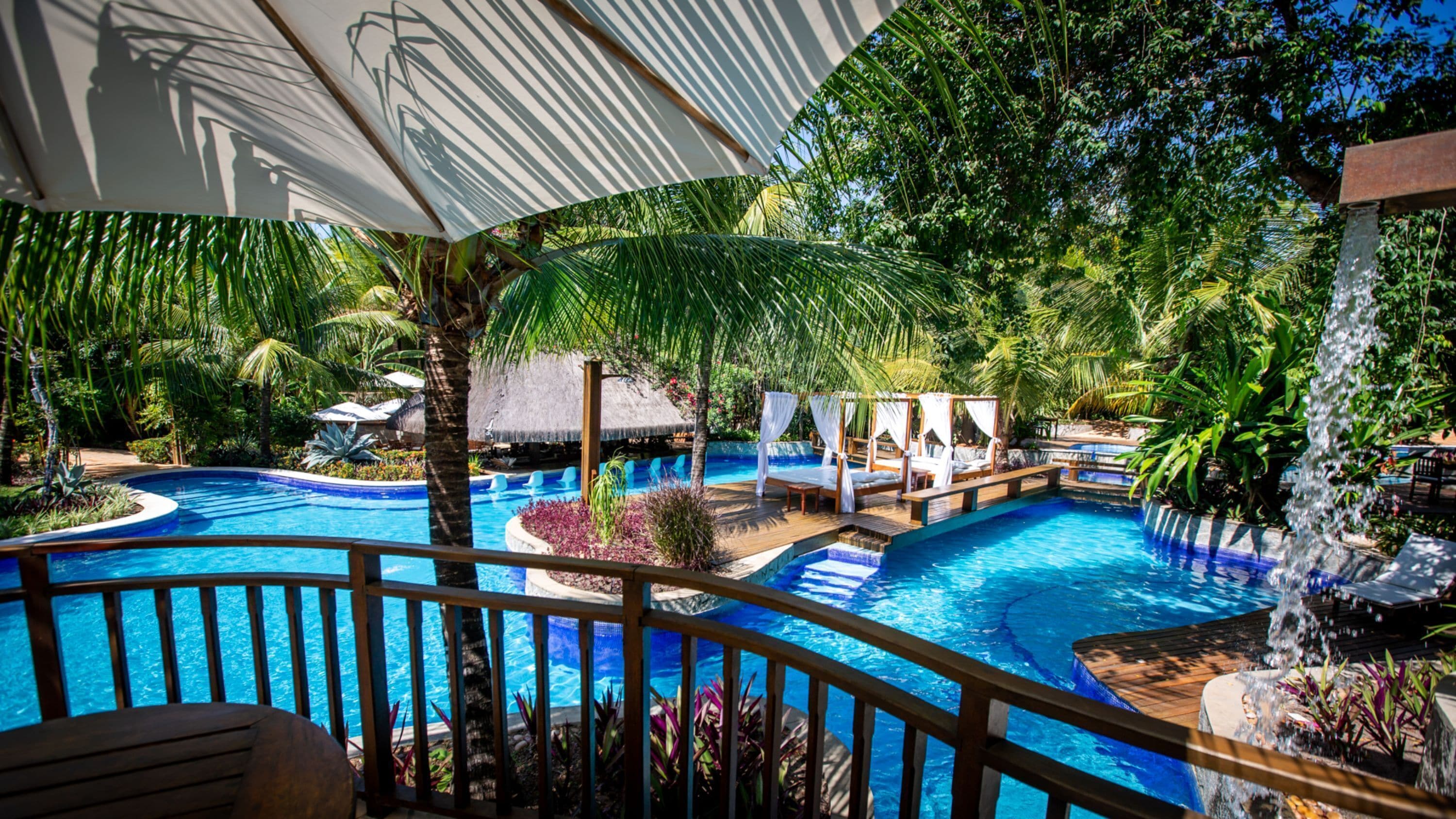 5 outdoor pools, pool loungers