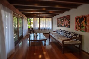 Suite ejecutiva (Plus) | Área de sala de estar | Televisión de pantalla plana 