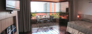 Comfort Double or Twin Room | Minibar, in-room safe, desk, blackout curtains - Hotel Ema Palace (São José dos Campos)