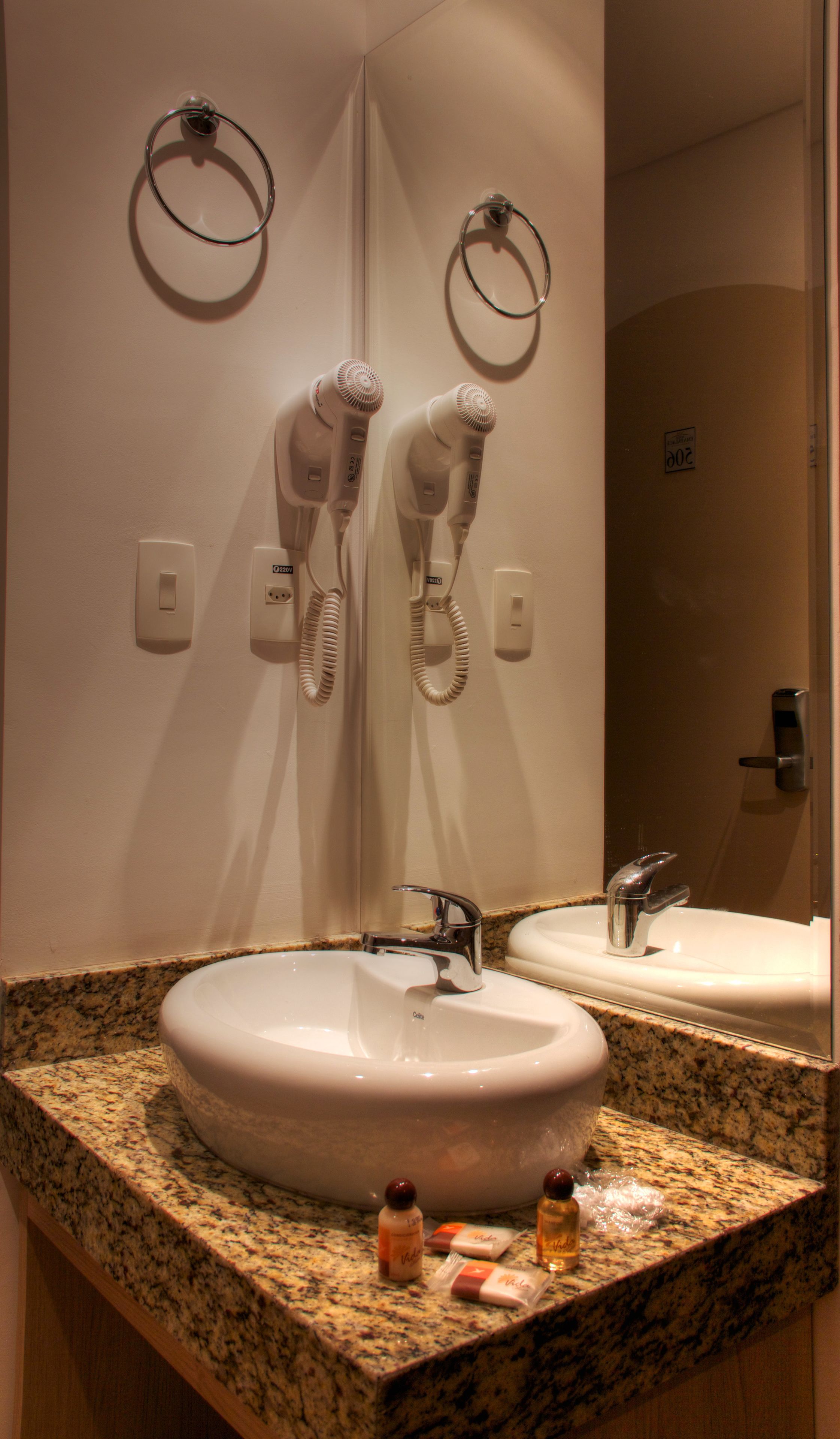 small cama solteiro | 1 bedroom, minibar, in-room safe, desk