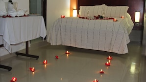 Phòng đôi Tiêu chuẩn | Bộ đồ giường kháng dị ứng, két bảo mật tại phòng, màn/rèm cản sáng 