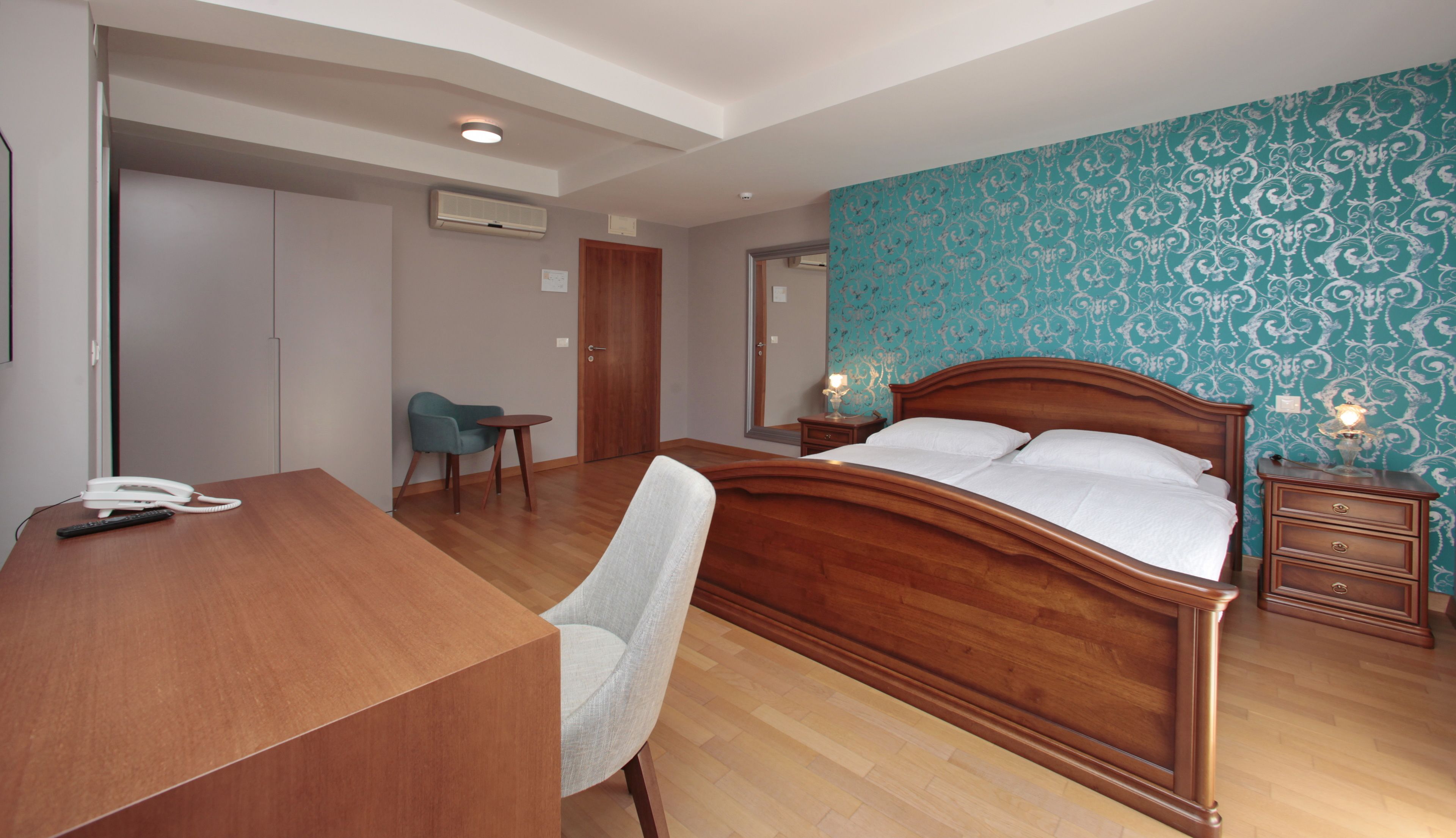 comfort double room | 1 bedroom, minibar, in-room safe, blackout curtains