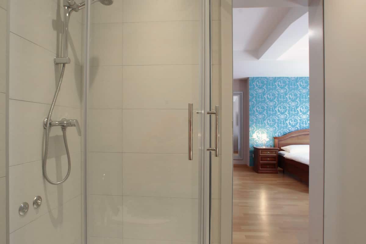 comfort double room | bathroom | designer toiletries, hair dryer, towels