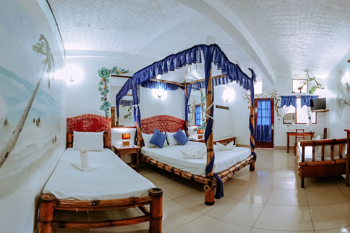 10 chambres, coffres-forts dans les chambres, décoration personnalisée