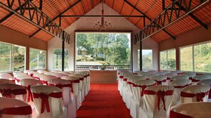 Pernikahan indoor