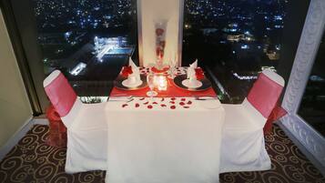 Se sirven desayunos, almuerzos, cenas y cocina internacional