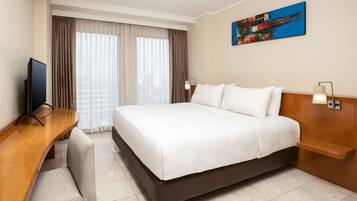 Minibar, in-room safe, desk, free WiFi