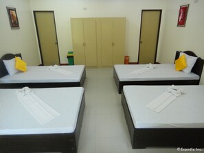 Cots/infant beds, free WiFi - Amerson Pension Place - Hostel (Puerto Princesa)