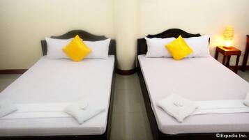 Cribs/infant beds, free WiFi