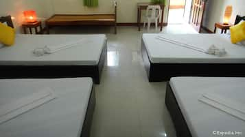 Cots/infant beds, free WiFi