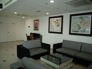 Lobby sitting area - Midcity Hotel Melaka (Malacca City)