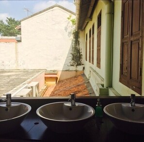Spa - Sleepy Kiwi Backpacker Hostel - Bugis (Singapore)
