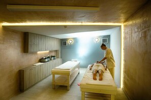 Manicures and pedicures - Ida Village I & II (Hersonissos)