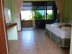 Escritorio, cunas, camas plegables/adicionales y wifi gratis 