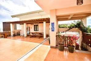 Hiên