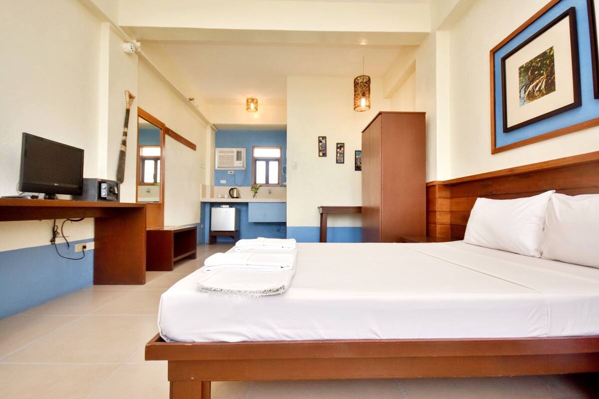 Caja fuerte, wifi gratis, ropa de cama