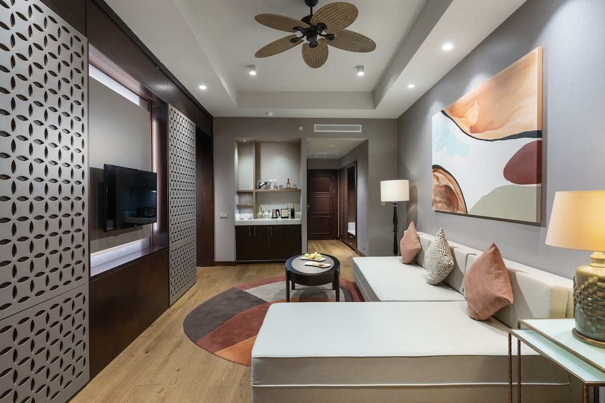 Suite, vistas al mar | 5 dormitorios, ropa de cama de alta calidad, minibar y caja fuerte