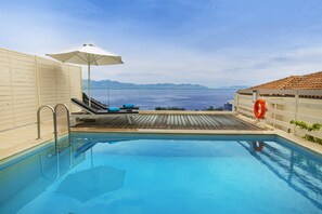 Suite, privat basseng | Utsikt fra rommet