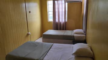 Comfort Apartment, 2 Bedrooms, Non Smoking, Ocean View | Individually decorated, individually furnished, desk, laptop workspace
