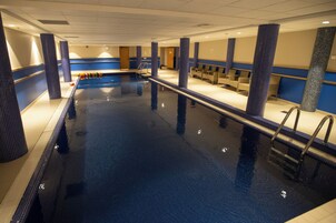 室内游泳池