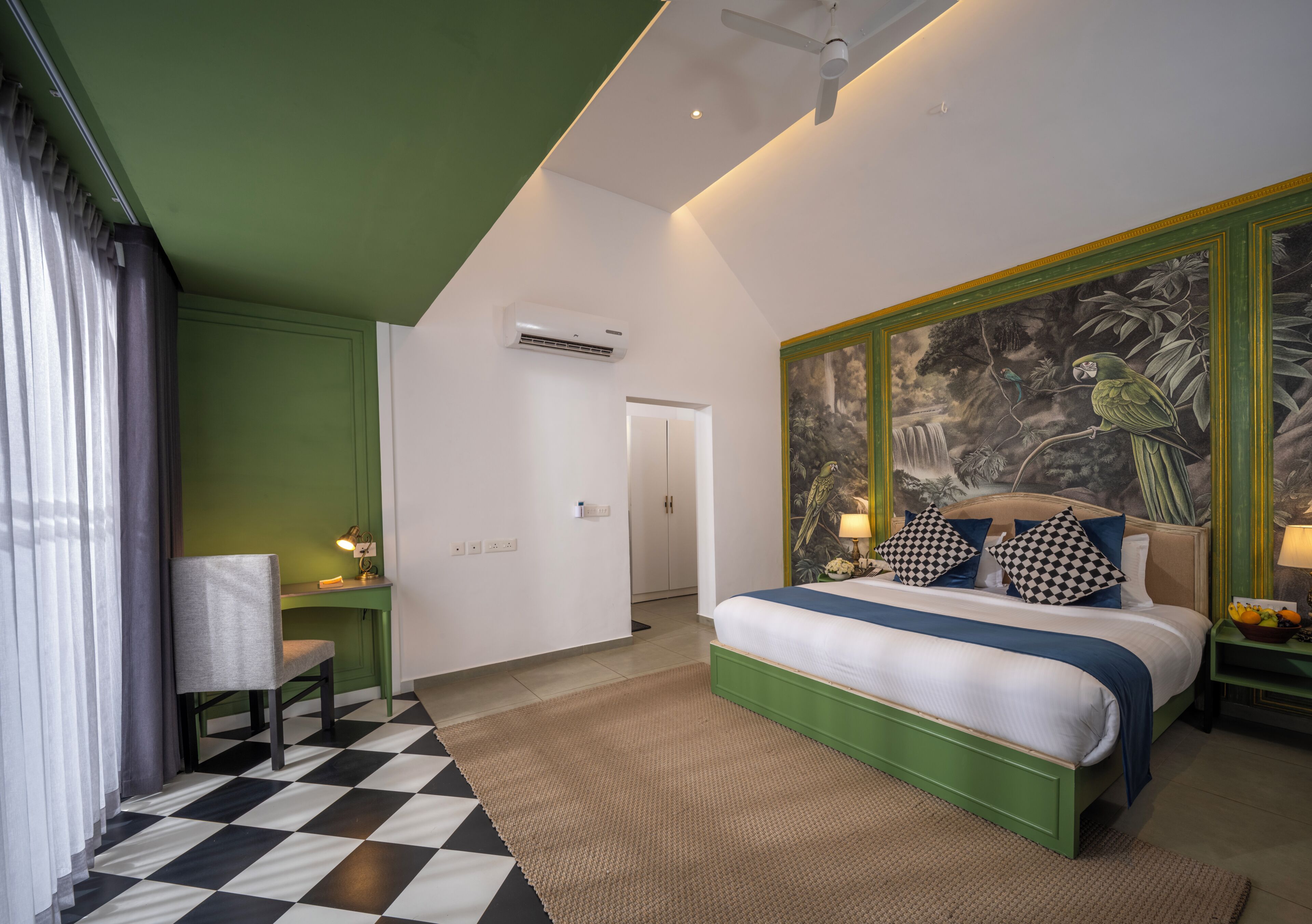 皇家套房 | 高档床上用品、免费迷你吧物品、客房内保险箱、特色装修