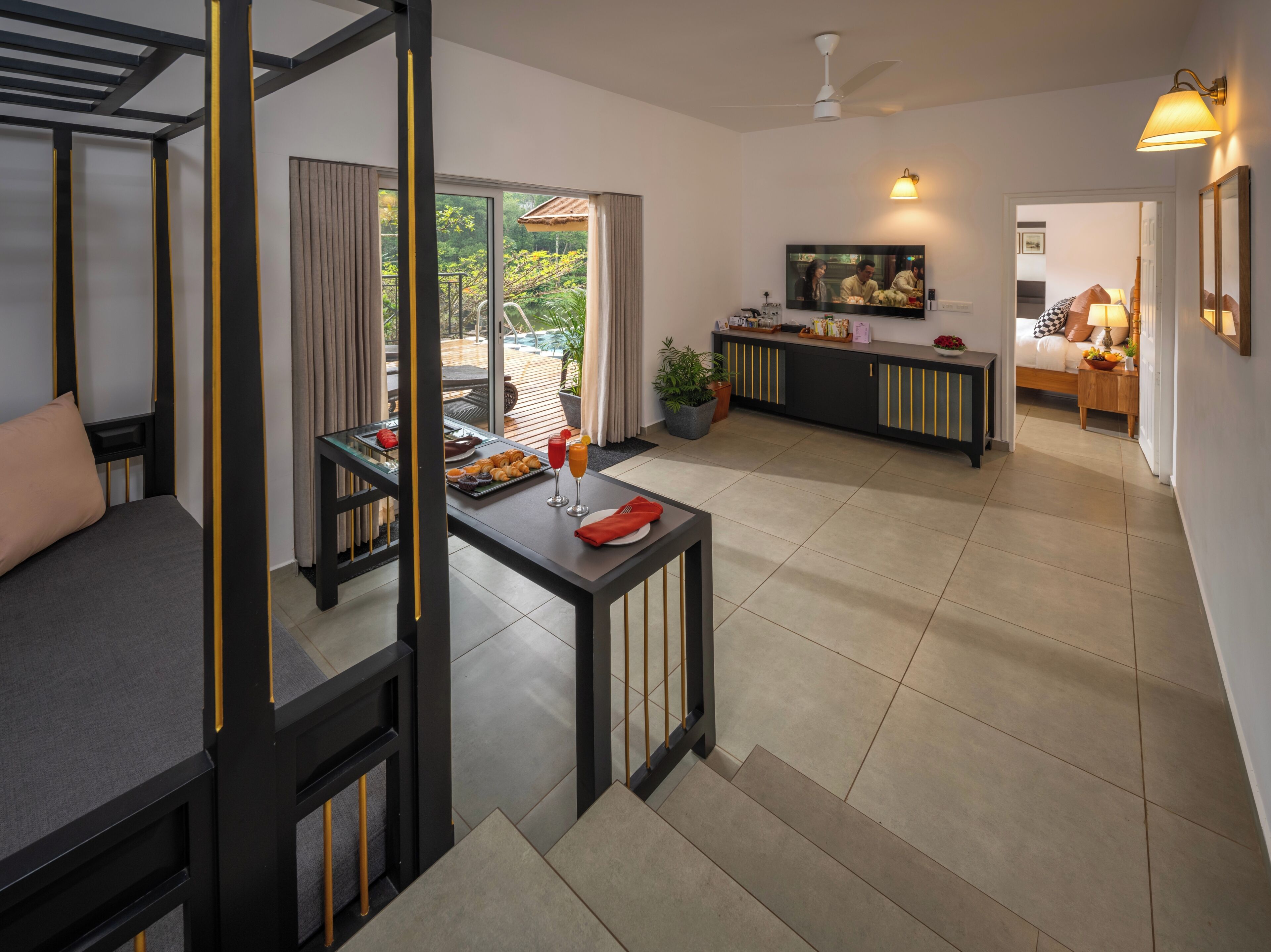 أغطية فراش متميزة ومأكولات ومشروبات مجانية في الميني بار