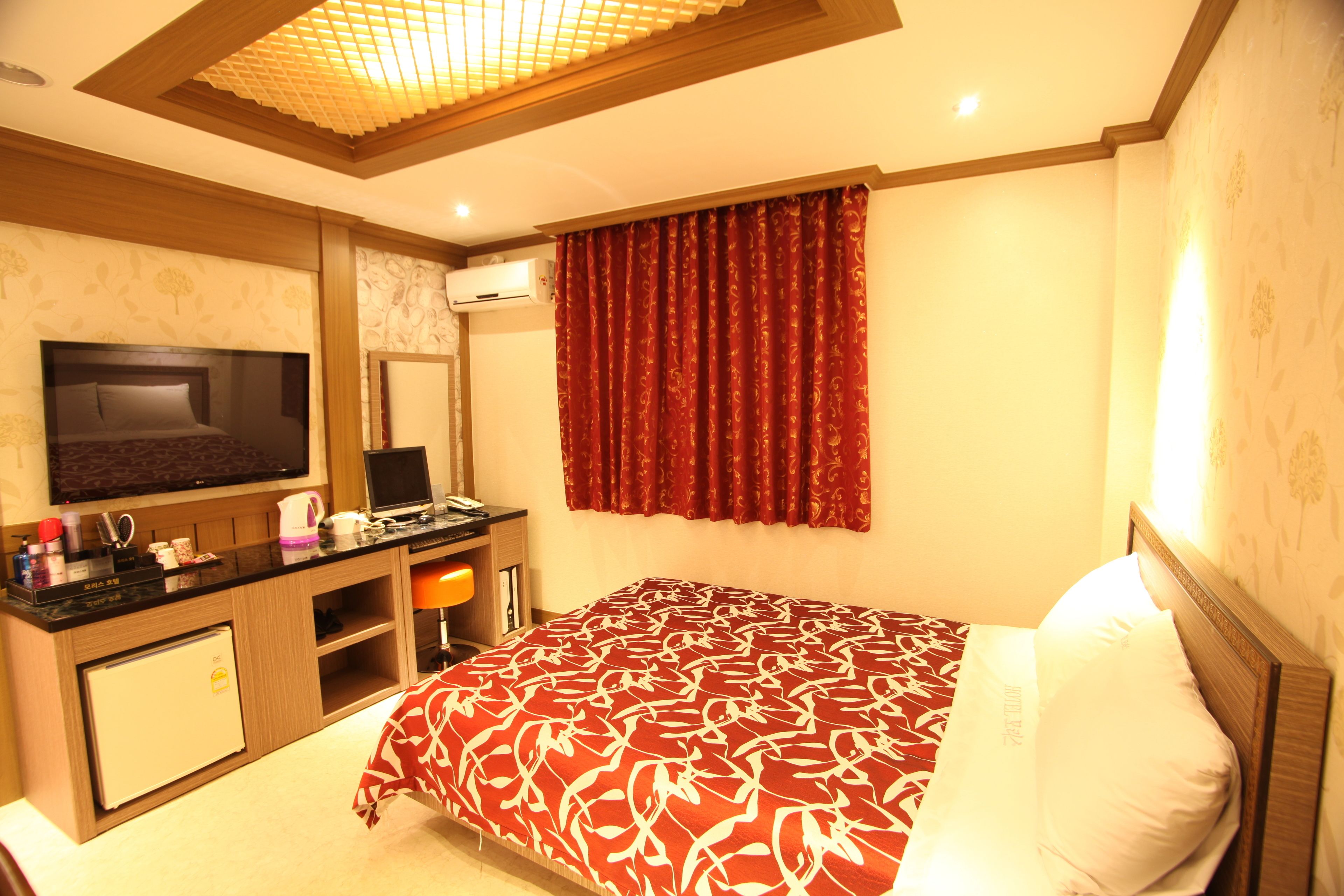 标准双人房 | 折叠  床/加床（额外收费）、免费 WiFi