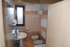 Free toiletries, hair dryer, bidet, towels - Hotel Belvedere (Roccaraso)