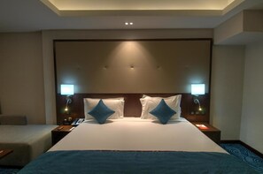 Deluxe Double Room Single Use, 1 Bedroom, Smoking, Pool View | Premium bedding, minibar, in-room safe, desk