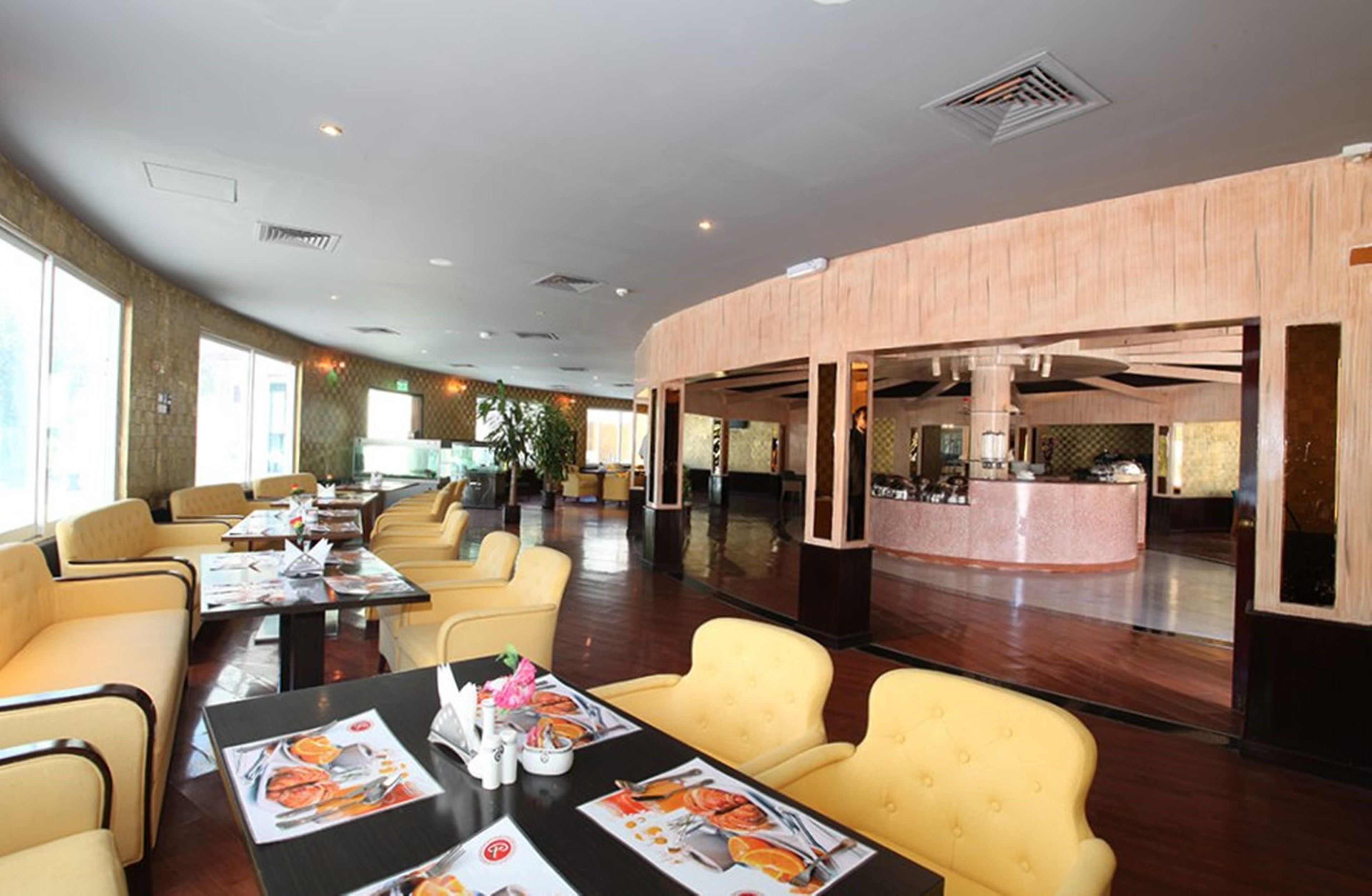 Breakfast (OMR 3.5 per person)