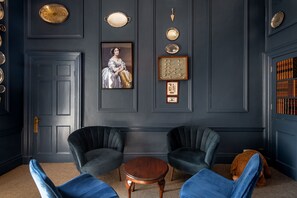 LCD TV - Edgar Townhouse (Bath)