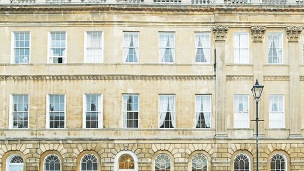 A historic building with a symmetrical facade, multiple windows, and a central entrance. - Edgar Townhouse (Bath)