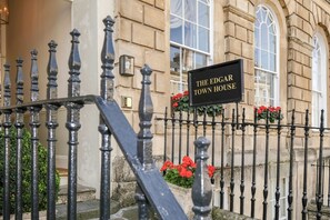 Front of property - Edgar Townhouse (Bath)