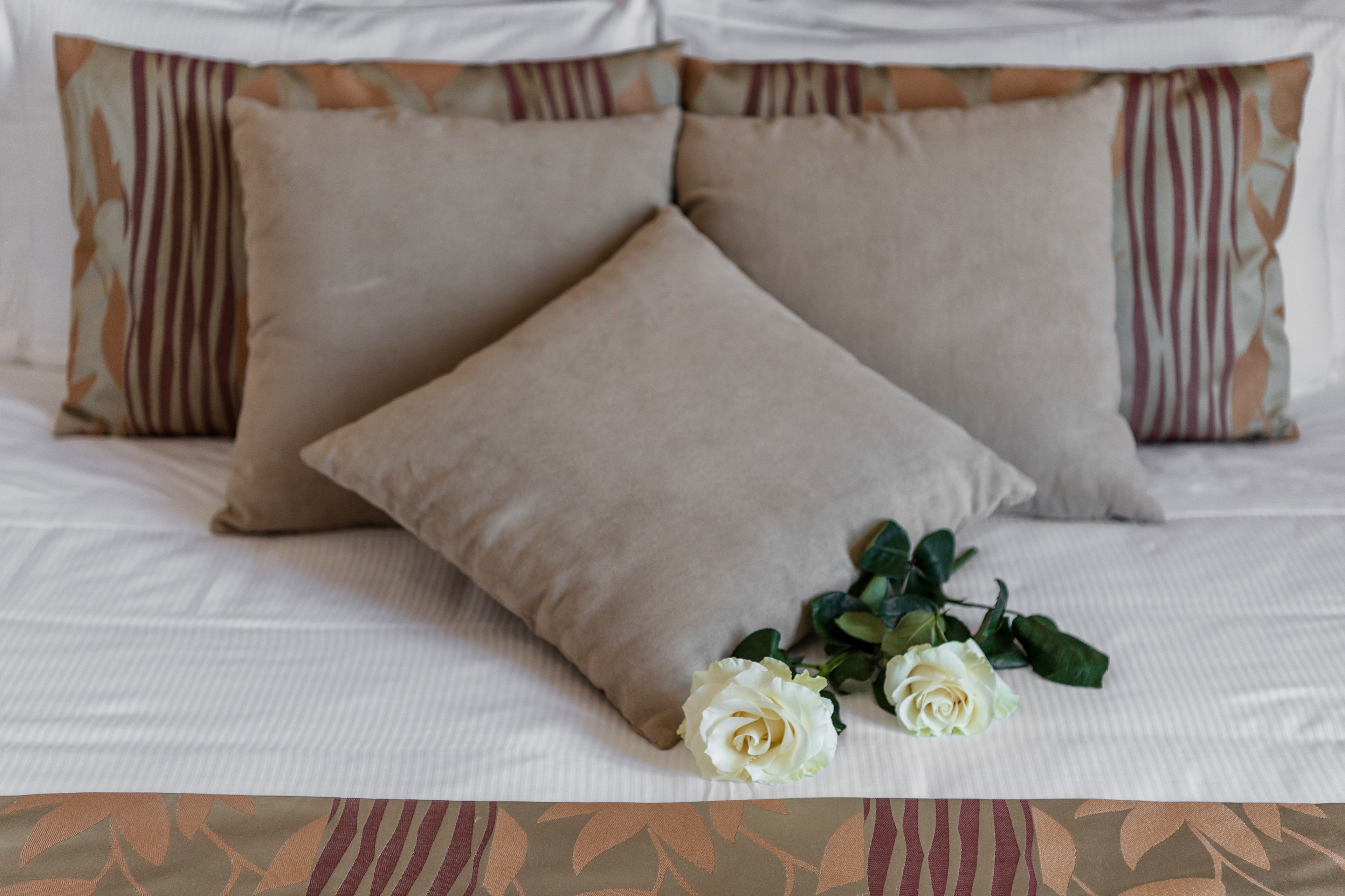 2 bedrooms, premium bedding, down duvets, in-room safe