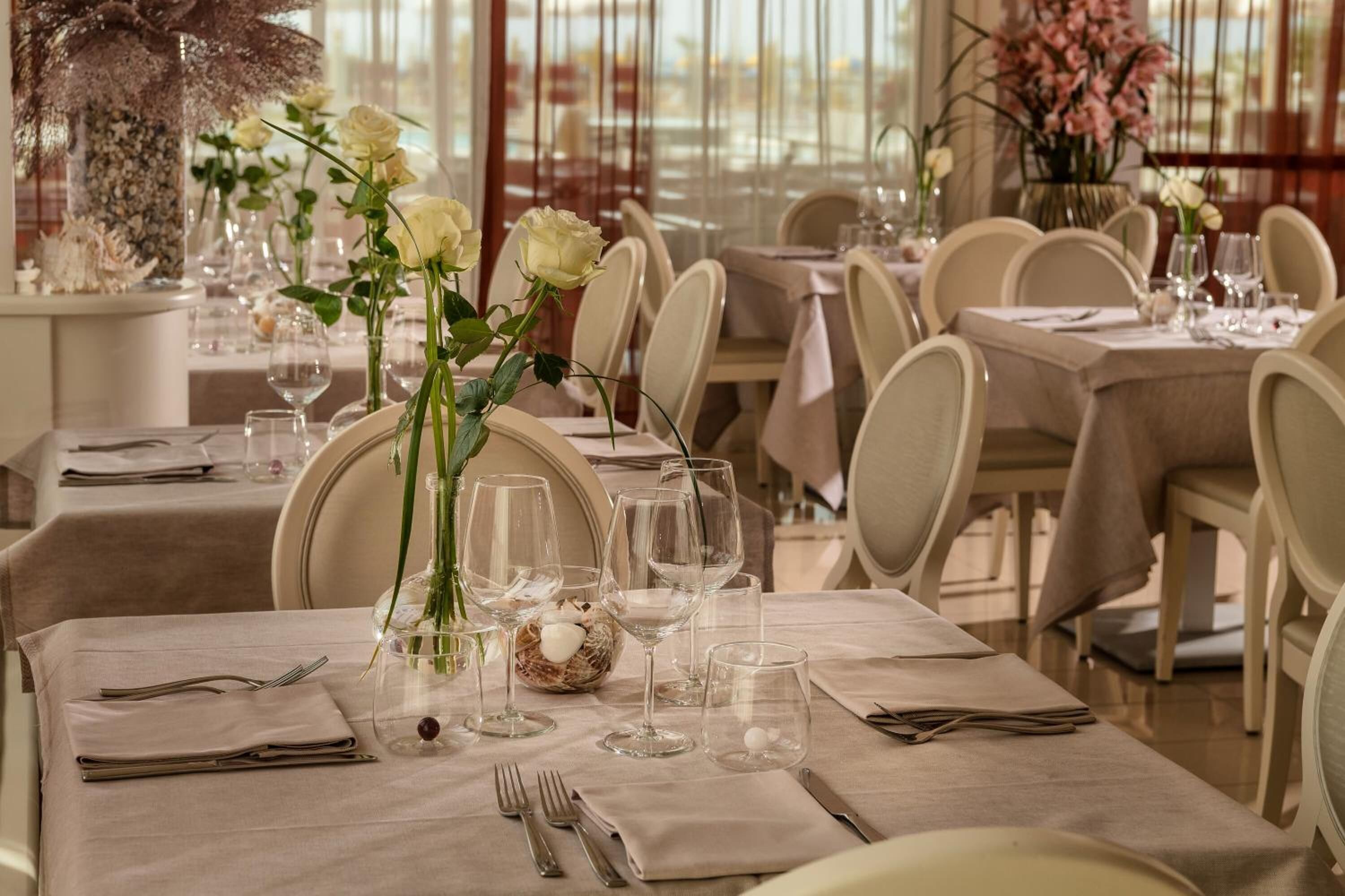 lunch, dinner served; italian cuisine, beach views